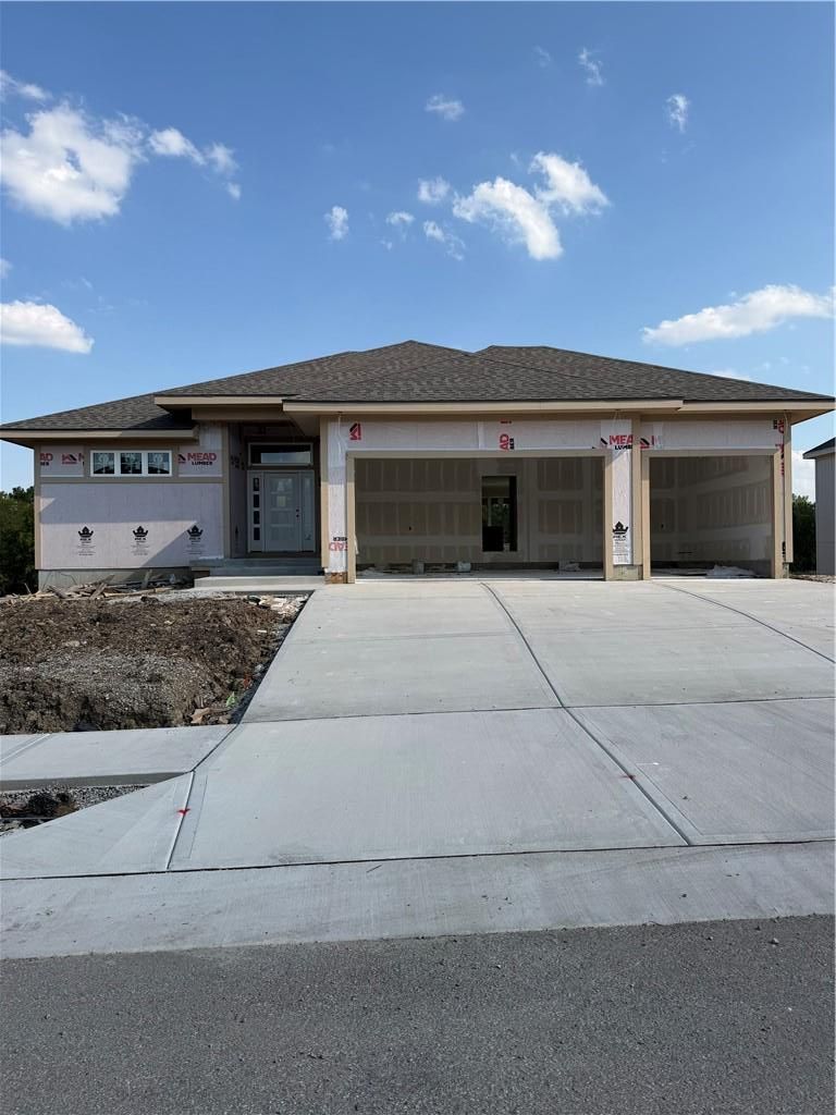 831 Reed Dr, Raymore, MO 64083