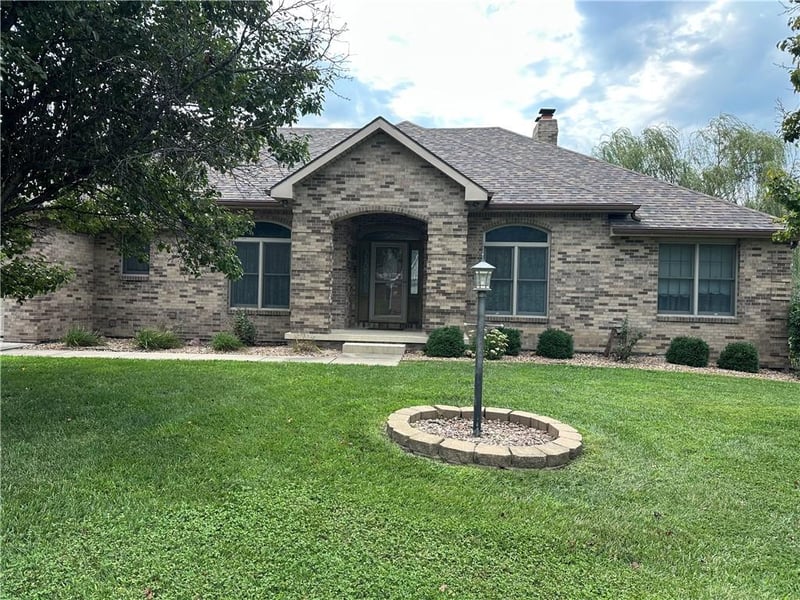 3008 Woods Ct, St Joseph, MO 64505