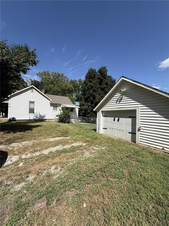 2403 N 2nd St, St Joseph, MO 64505