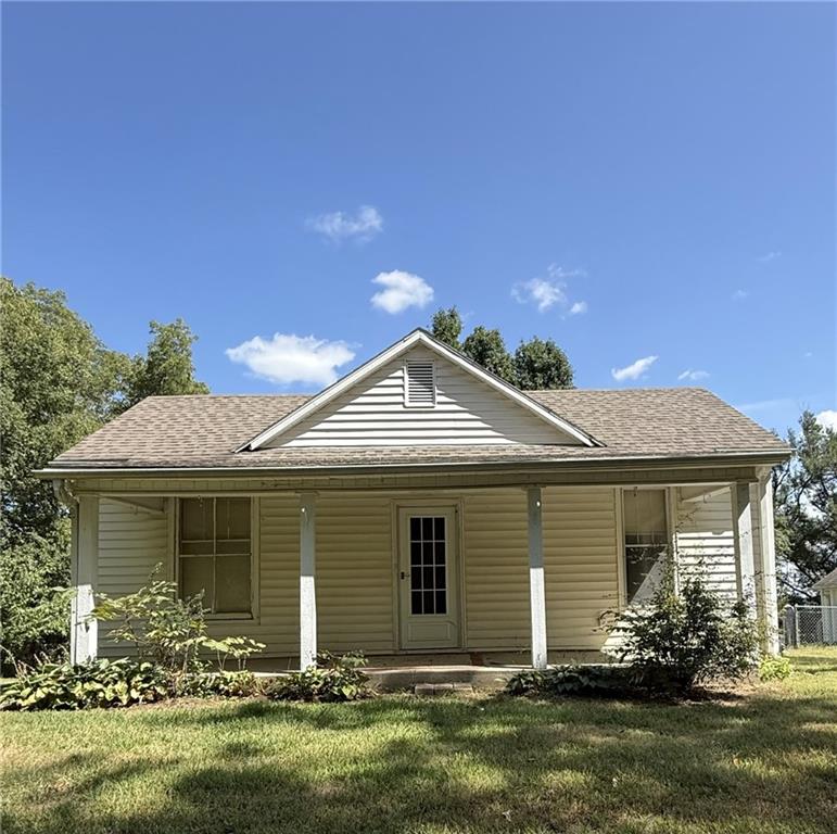2403 N 2nd St, St Joseph, MO 64505