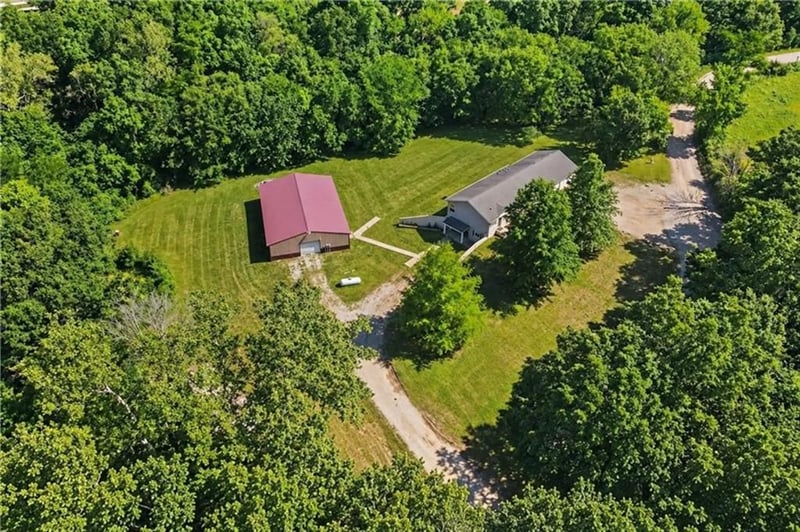 39232 Fitch Rd, Richmond, MO 64085