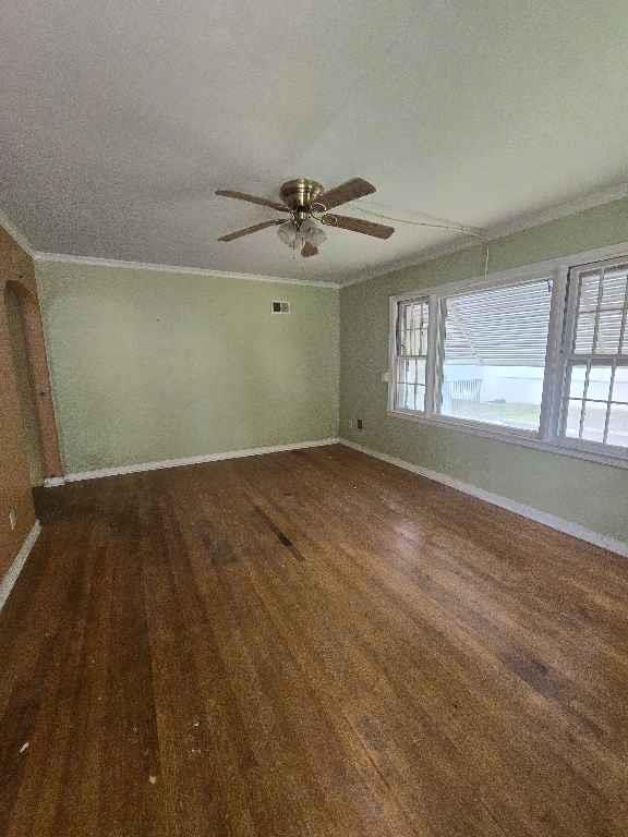 2305 W 73rd St, Prairie Village, KS 66208