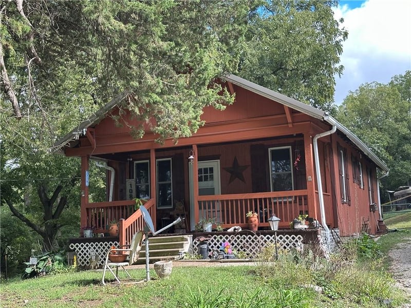 10801 Bluff Rd, St Joseph, MO 64504