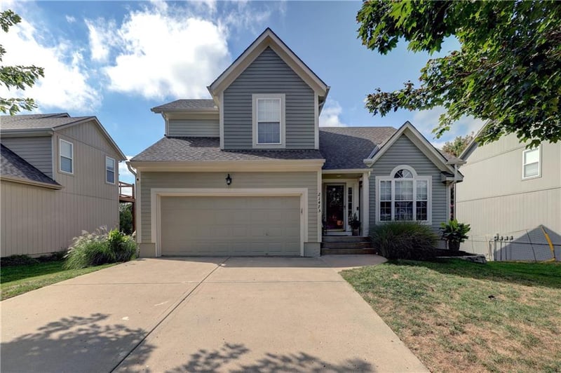 21475 W 121st St, Olathe, KS 66061