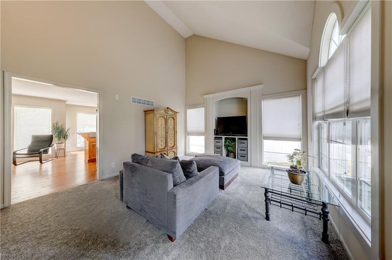 21475 W 121st St, Olathe, KS 66061