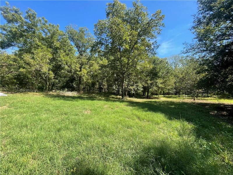 00000 N 2nd St, Chetopa, KS 67336