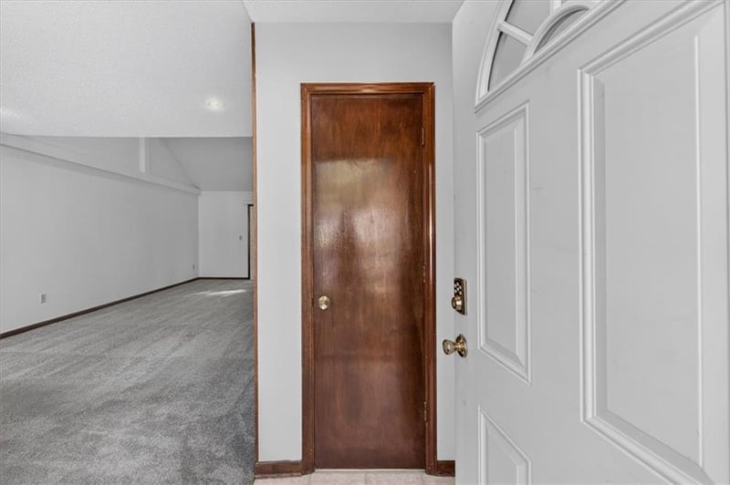 7606 W 86th St, Overland Park, KS 66212