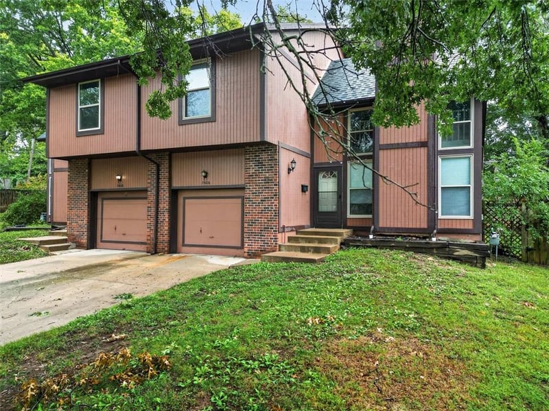 7606 W 86th St, Overland Park, KS 66212