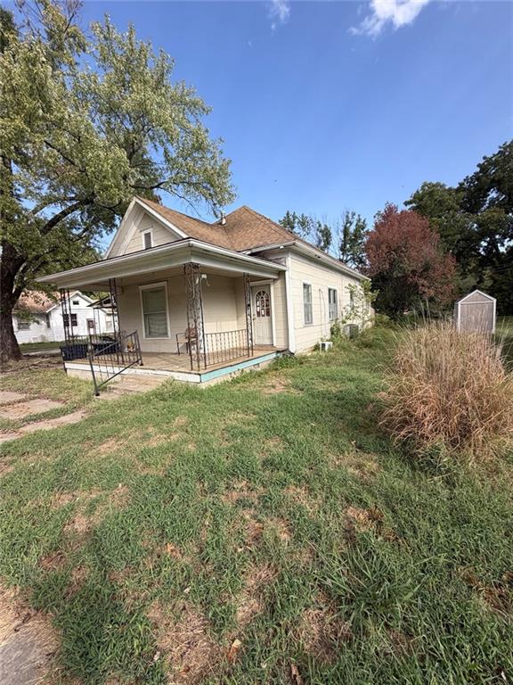 1120 W Myrtle St, Independence, KS 67301