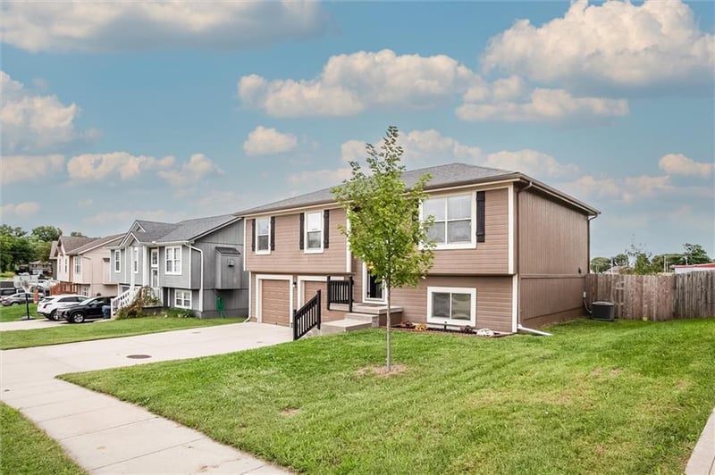 1605 Bay Ave, Independence, MO 64058