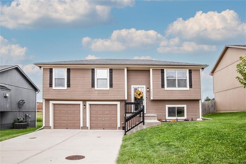 1605 Bay Ave, Independence, MO 64058