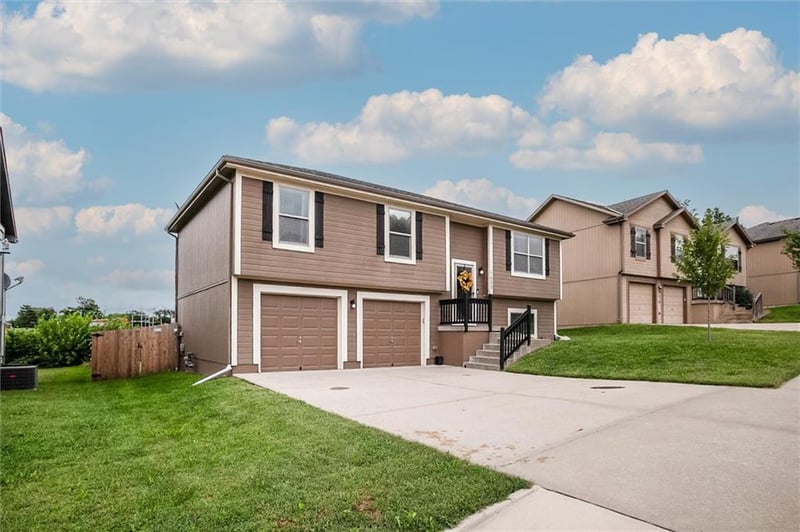 1605 Bay Ave, Independence, MO 64058