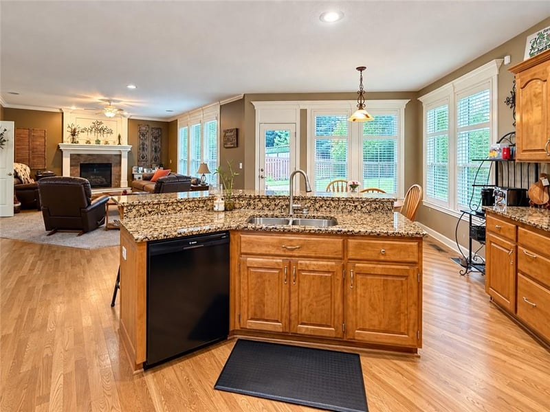 21727 W 96 St, Lenexa, KS 66220