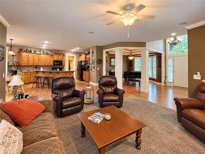 21727 W 96 St, Lenexa, KS 66220