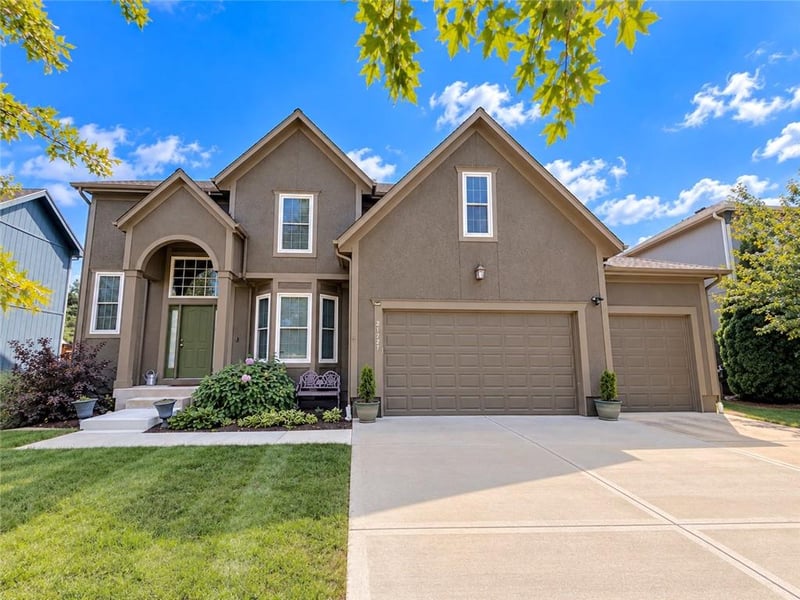 21727 W 96 St, Lenexa, KS 66220