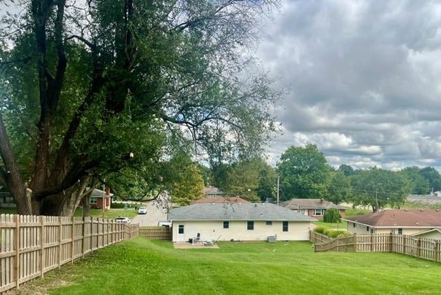 2002 S 28th St, St Joseph, MO 64507