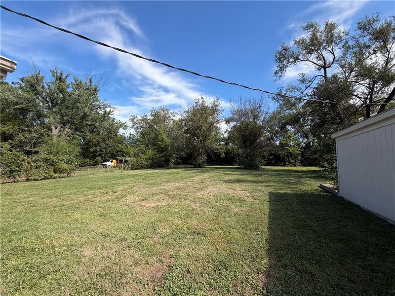 1611 SE Willow Rd, Lee's Summit, MO 64081