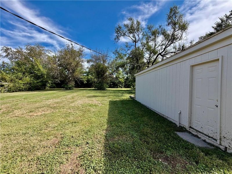 1611 SE Willow Rd, Lee's Summit, MO 64081