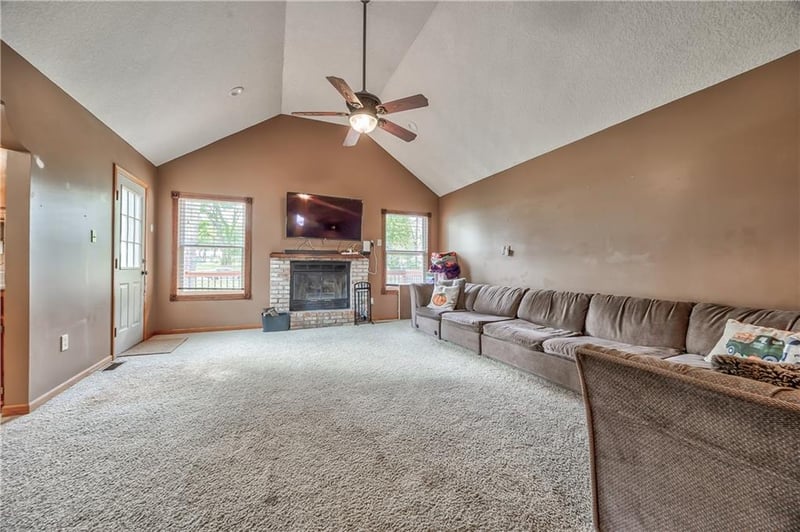 301 N Harrison St, Spring Hill, KS 66083