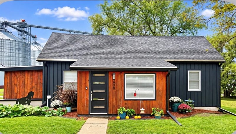 408 S 2nd St, Hopkins, MO 64461