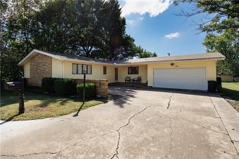 1220 Washington St, Fredonia, KS 66736
