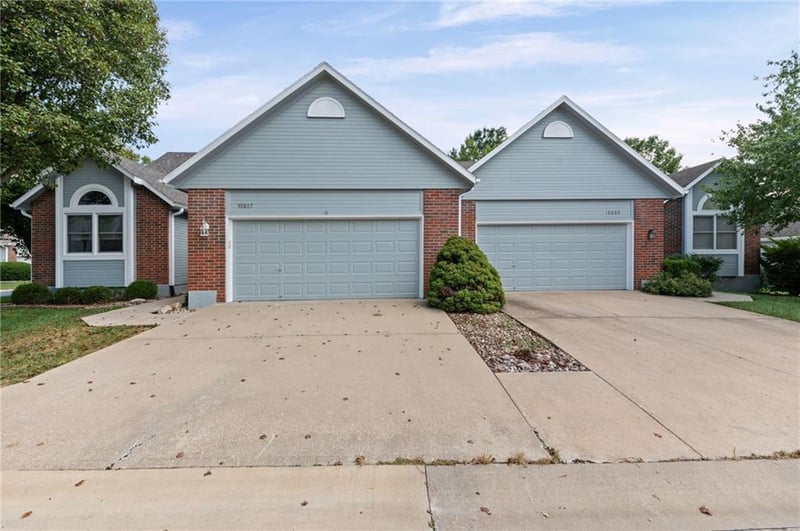 15607 Broadmoor St, Overland Park, KS 66223