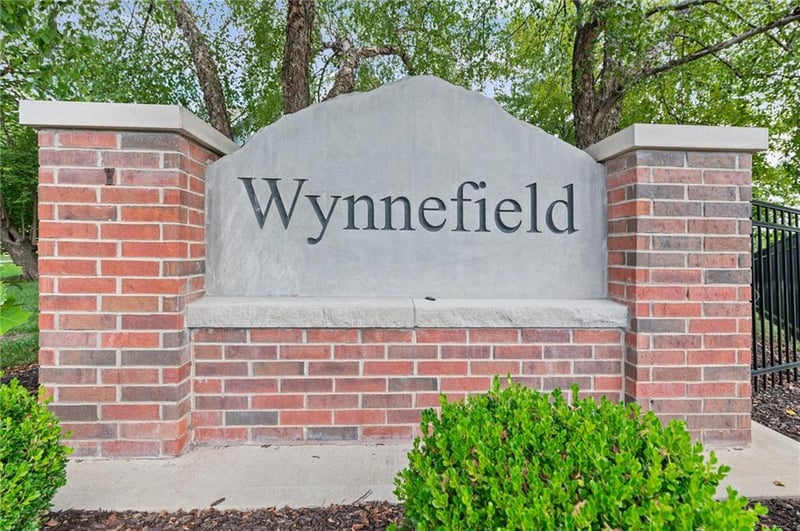15607 Broadmoor St, Overland Park, KS 66223