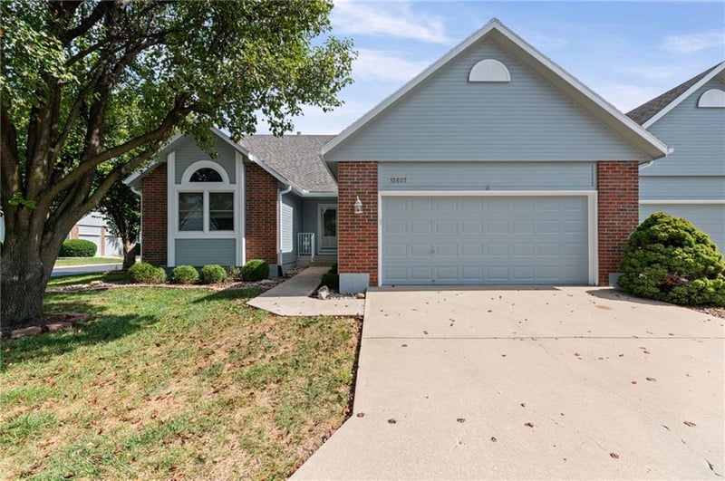 15607 Broadmoor St, Overland Park, KS 66223
