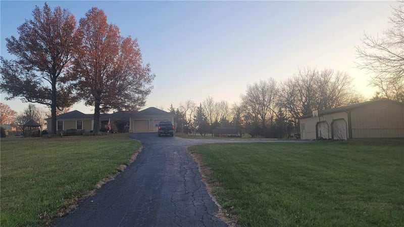 1503 Gore Rd, Raymore, MO 64083