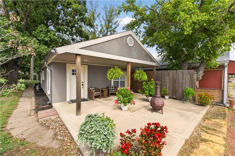 112 W Main St, Freeman, MO 64746