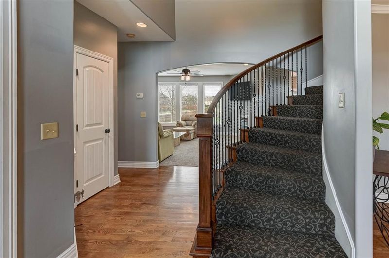 500 NE Woodpark Ln, Lee's Summit, MO 64086