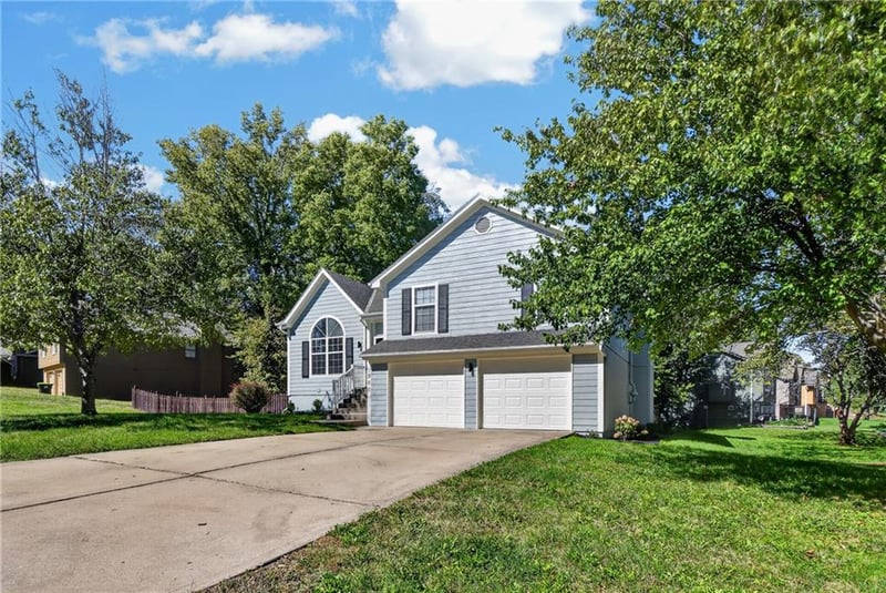1500 NE Bronze Dr, Lee's Summit, MO 64086