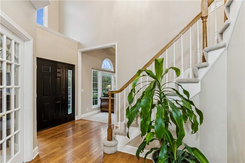 15498 Cedar Ln, Basehor, KS 66007