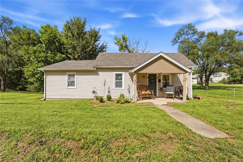 908 W Main St, Richmond, MO 64085