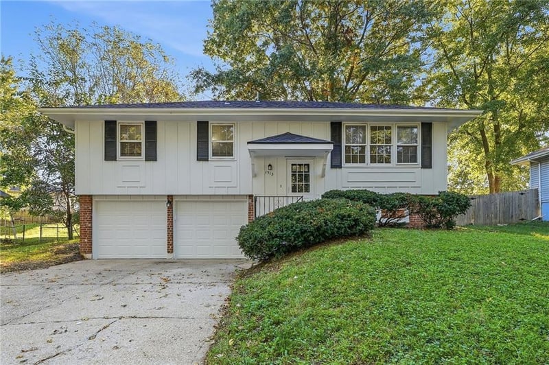 1913 N Plymouth Rd, Independence, MO 64058