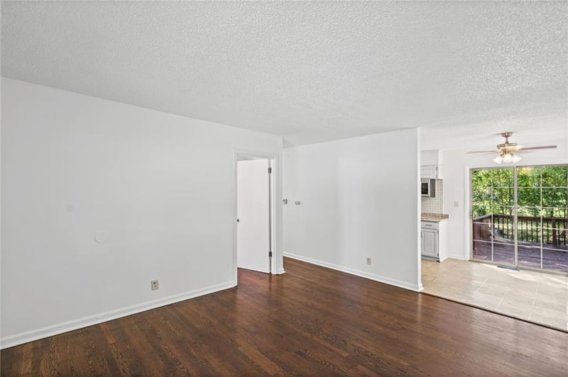 3916 S Spring St, Independence, MO 64055