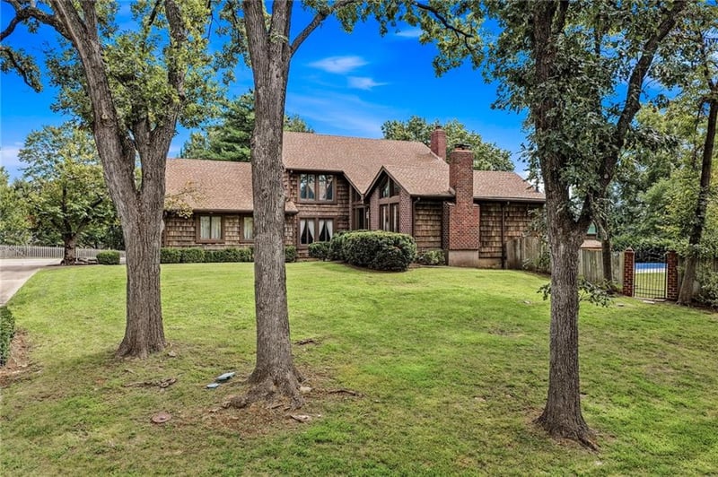 4209 W 104th Ter, Overland Park, KS 66207