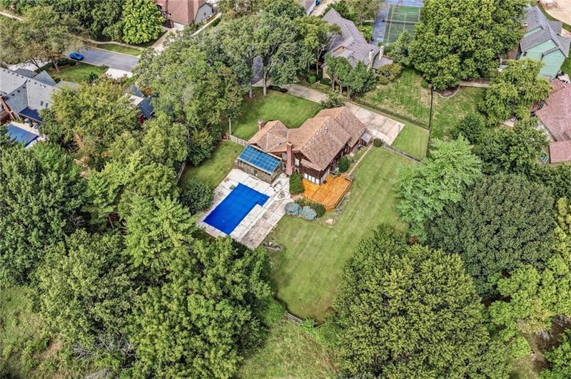 4209 W 104th Ter, Overland Park, KS 66207