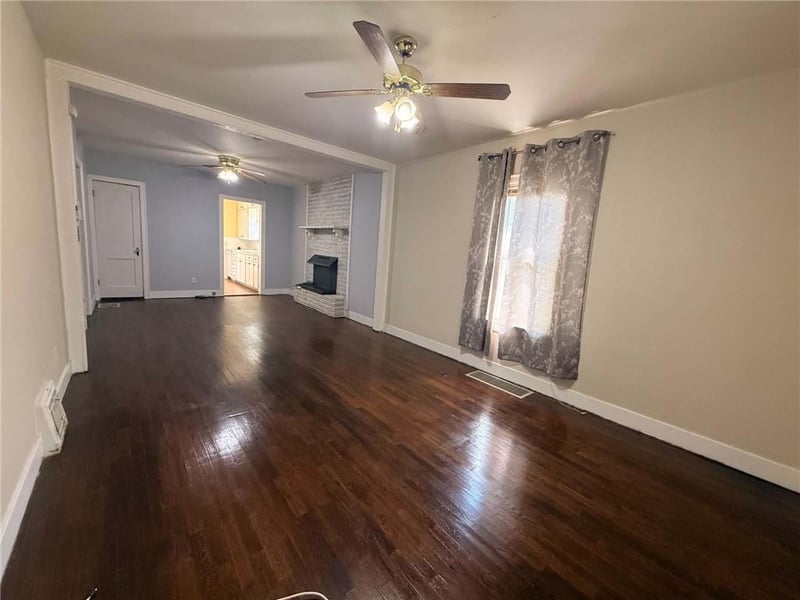 1012 N 8th St, Leavenworth, KS 66048