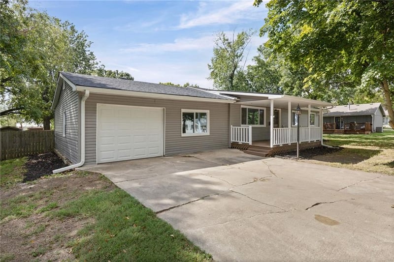 410 E Elm St, Drexel, MO 64742