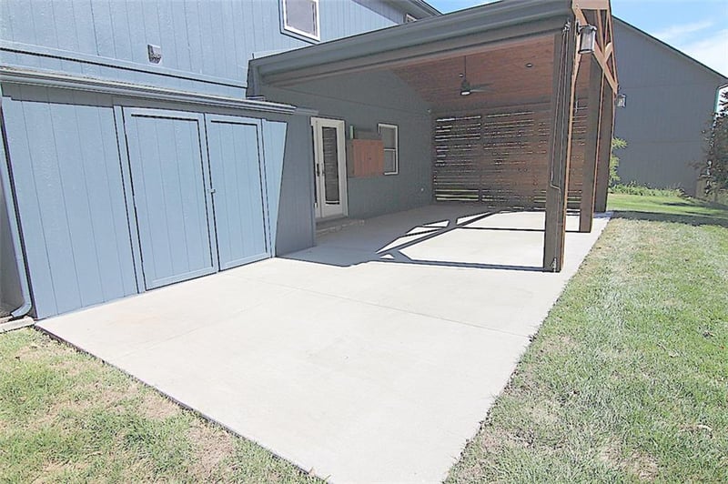 2017 Sw Post Oak Rd, Lee's Summit, MO 64082