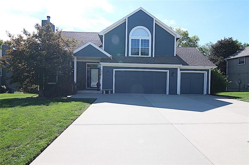 2017 Sw Post Oak Rd, Lee's Summit, MO 64082