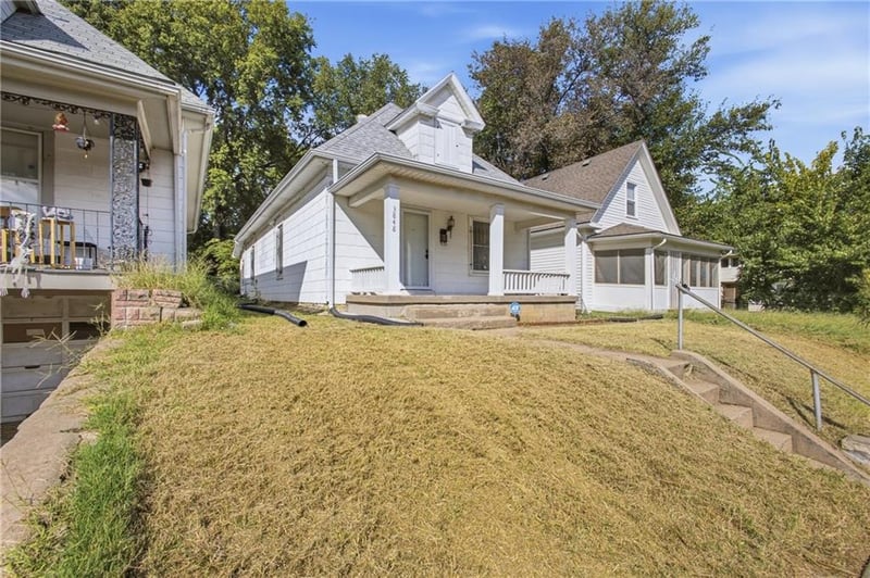 3848 E 9th Ter, Kansas City, MO 64127
