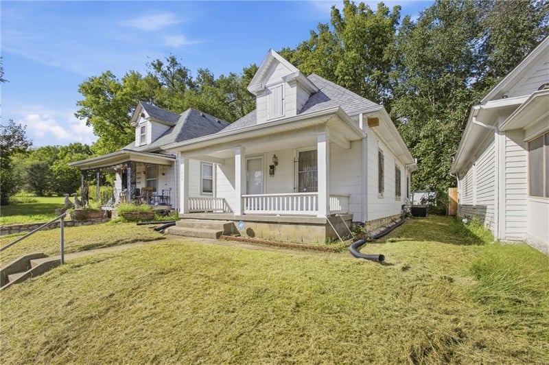 3848 E 9th Ter, Kansas City, MO 64127