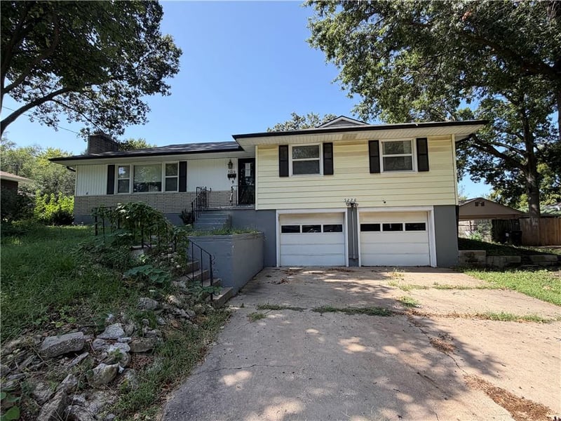 5220 Sterling Ave, Raytown, MO 64133