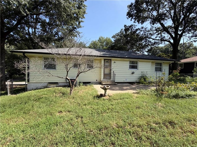5220 Sterling Ave, Raytown, MO 64133
