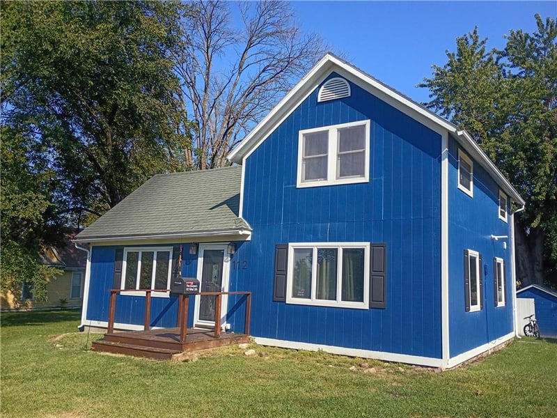 112 W 5th St, Stanberry, MO 64489
