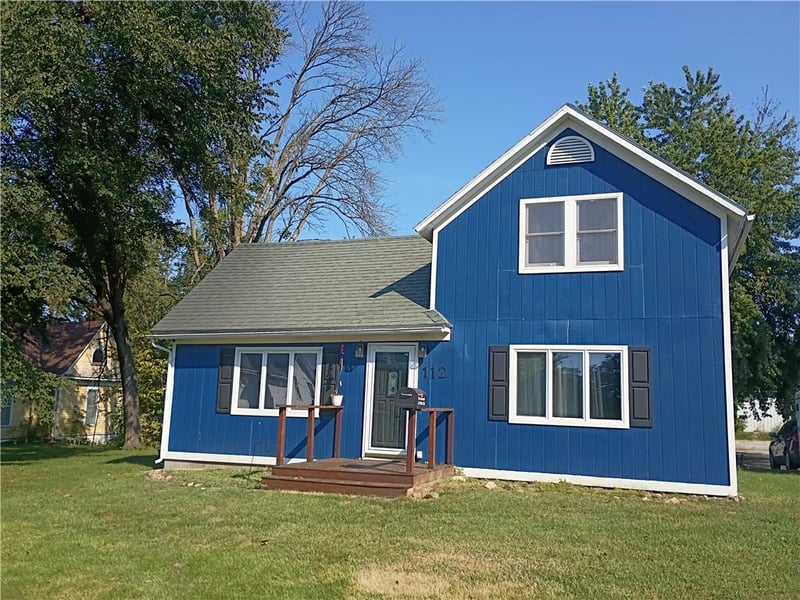 112 W 5th St, Stanberry, MO 64489