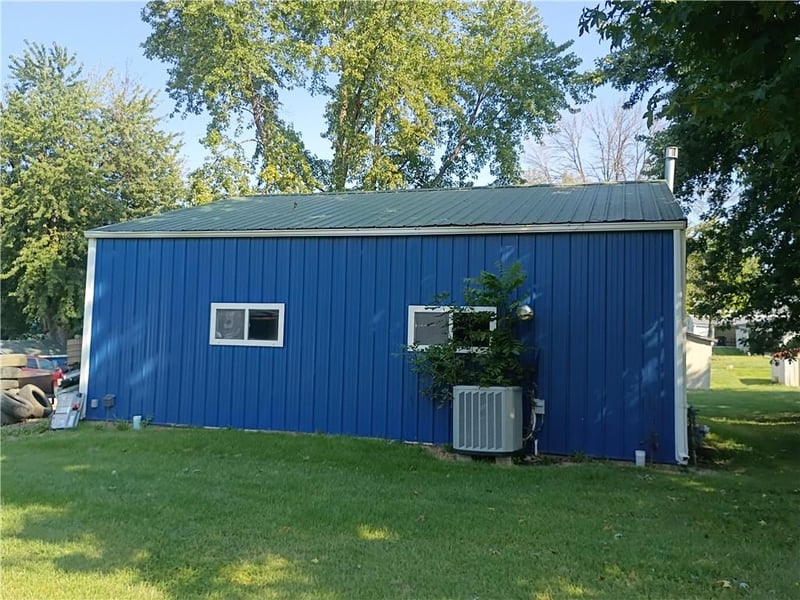 112 W 5th St, Stanberry, MO 64489