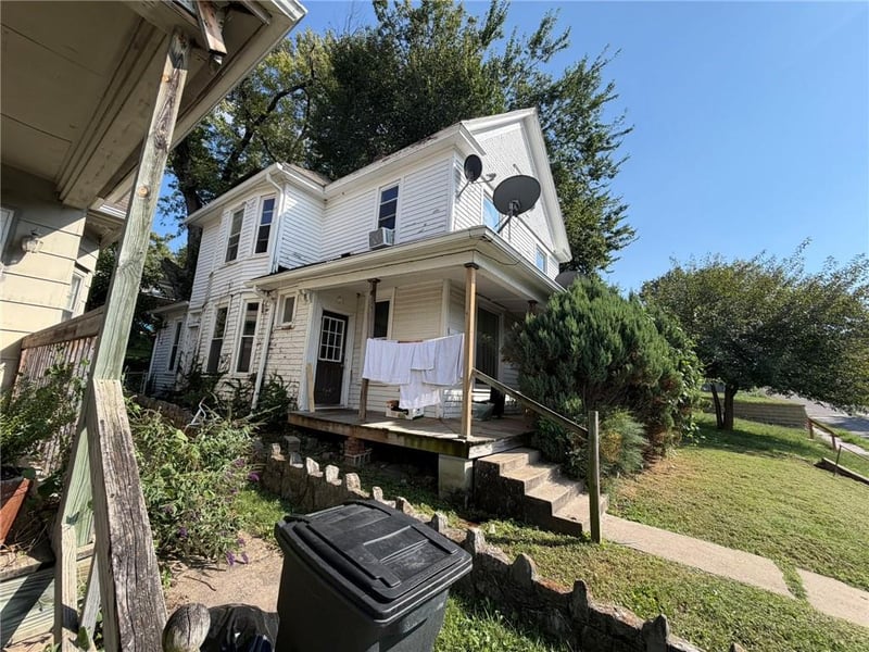 813 W 5th St #813 & 815, St Joseph, MO 64501